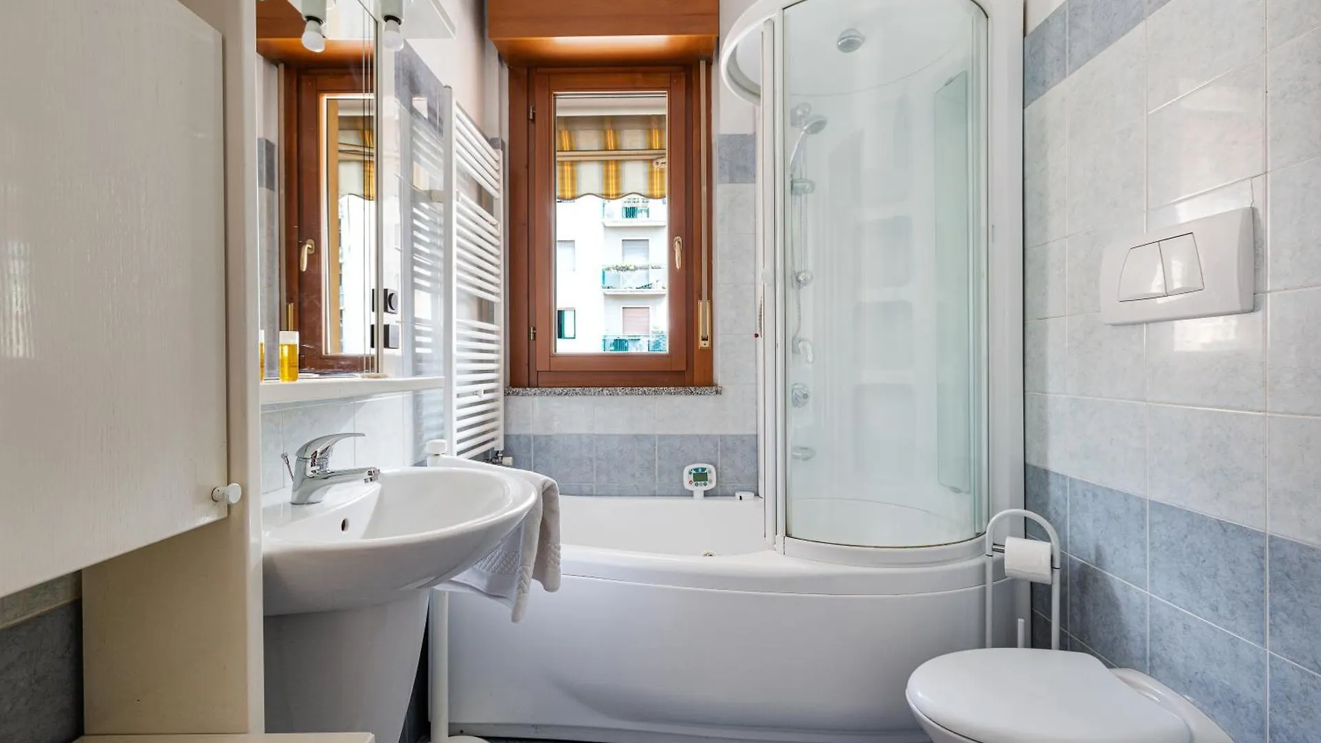 Apartment Cosy Studio With Balcony & Private Garage Milan